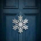   Karácsonyi dekoráció - jégkristály - glitteres ezüst - akasztható - 31 cm