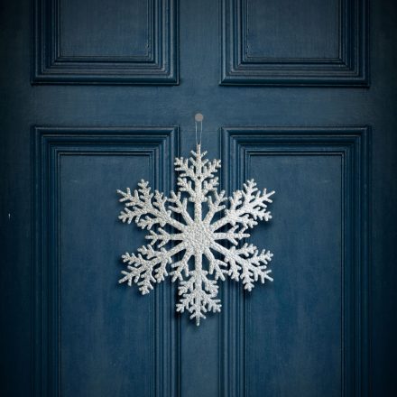 Karácsonyi dekoráció - jégkristály - glitteres ezüst - akasztható - 31 cm Karácsonyi dekoráció - jégkristály - glitteres ezüst - akasztható - 31 cm