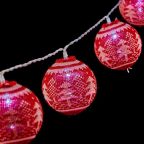   LED-es labda fűzér 2 m Karácsonyfa Ø 6 cm Piros Fehér MOST 10062 HELYETT 4299 Ft-ért!